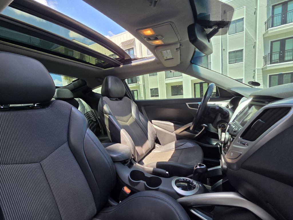 2014 Hyundai Veloster Image 45