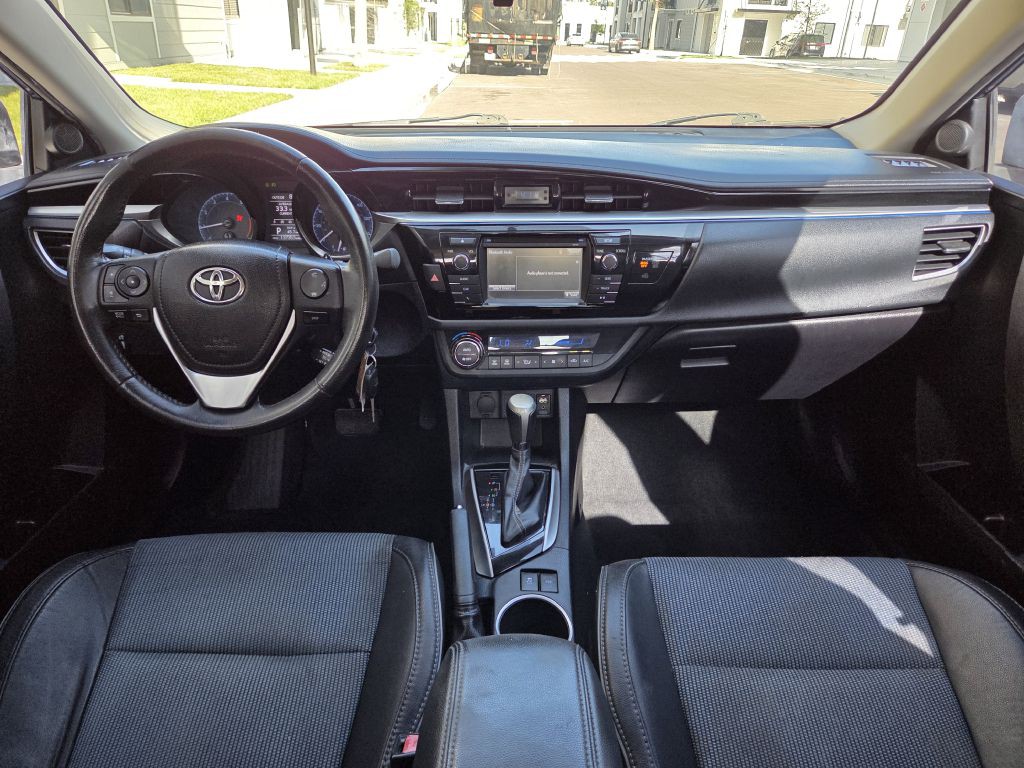 2014 Toyota Corolla Image 18