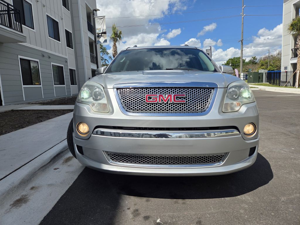 2012 GMC Acadia Image 2