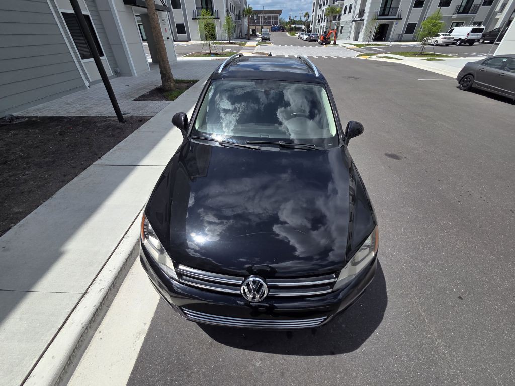 2011 Volkswagen Touareg Image 3