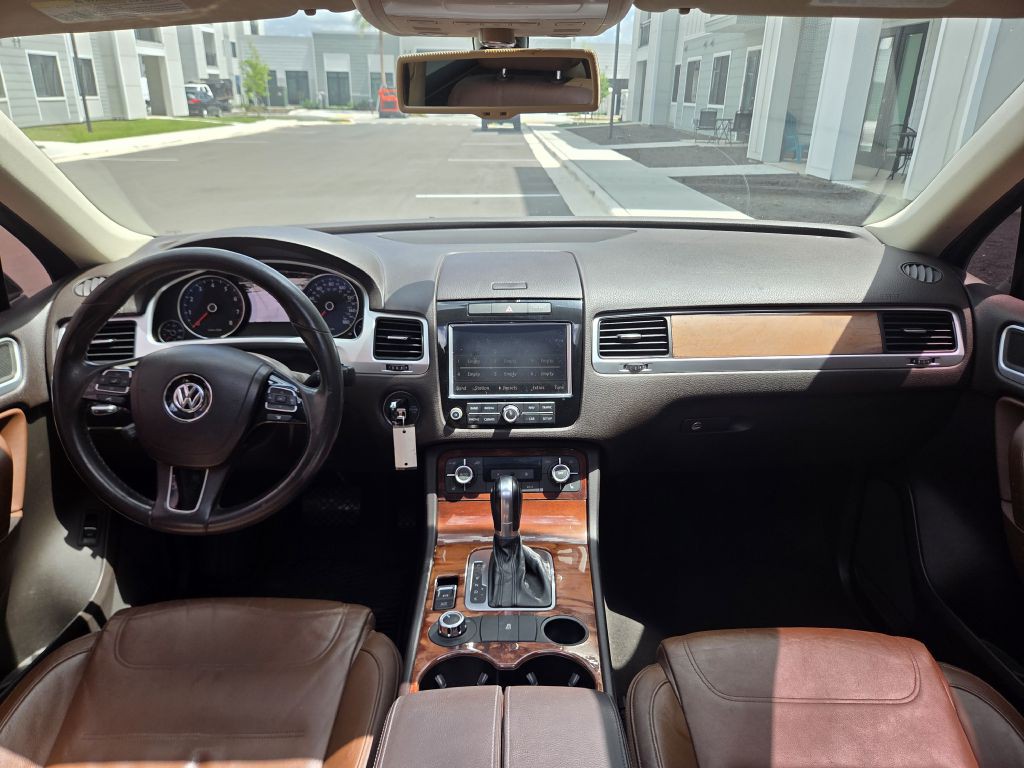 2011 Volkswagen Touareg Image 18