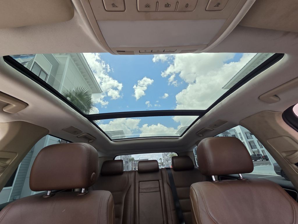 2011 Volkswagen Touareg Image 20