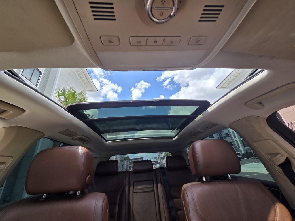 2011 Volkswagen Touareg Image 21
