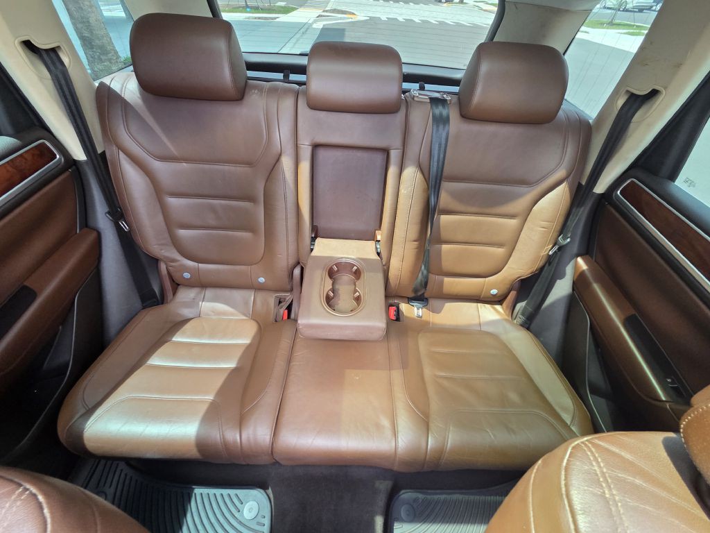 2011 Volkswagen Touareg Image 23