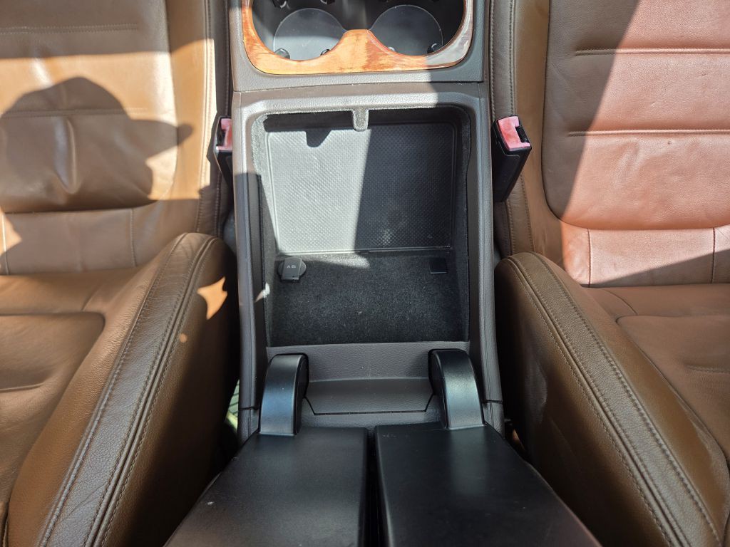 2011 Volkswagen Touareg Image 33