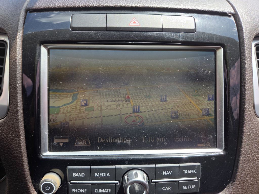 2011 Volkswagen Touareg Image 47