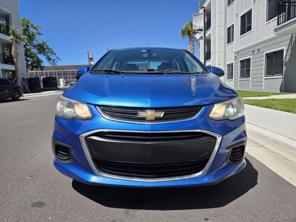 2017 Chevrolet Sonic Image 2