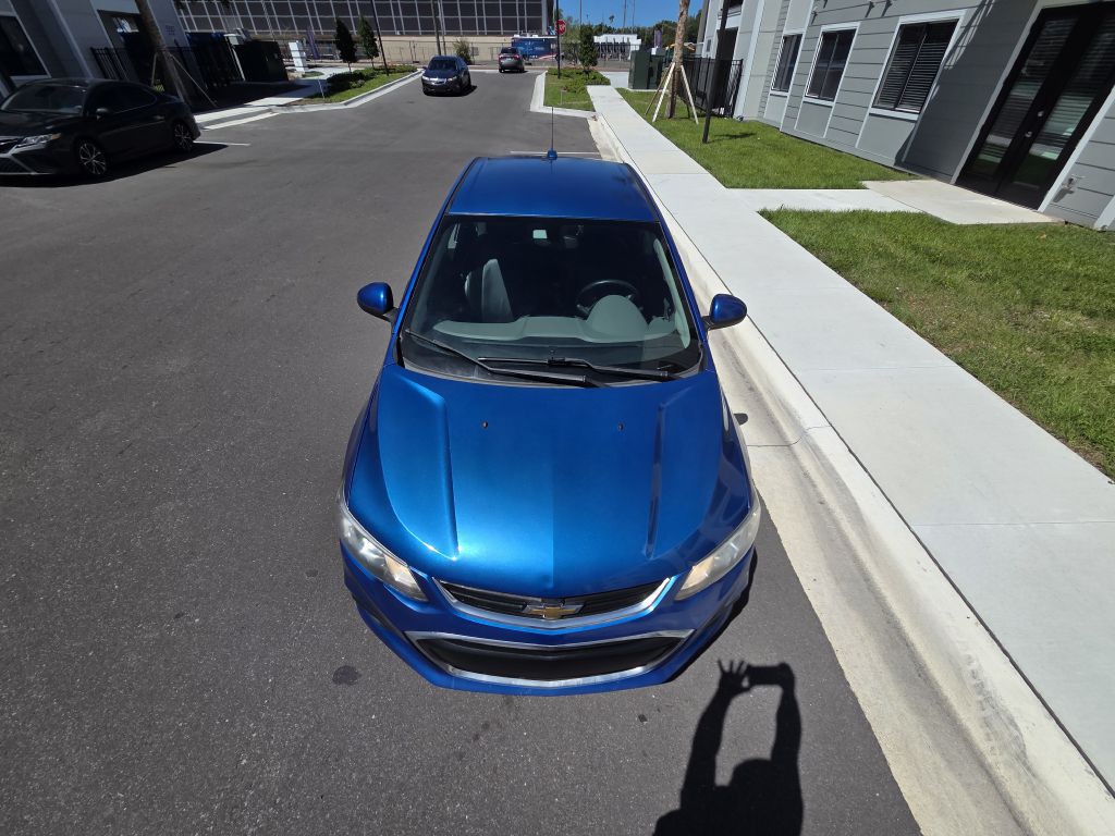 2017 Chevrolet Sonic Image 3