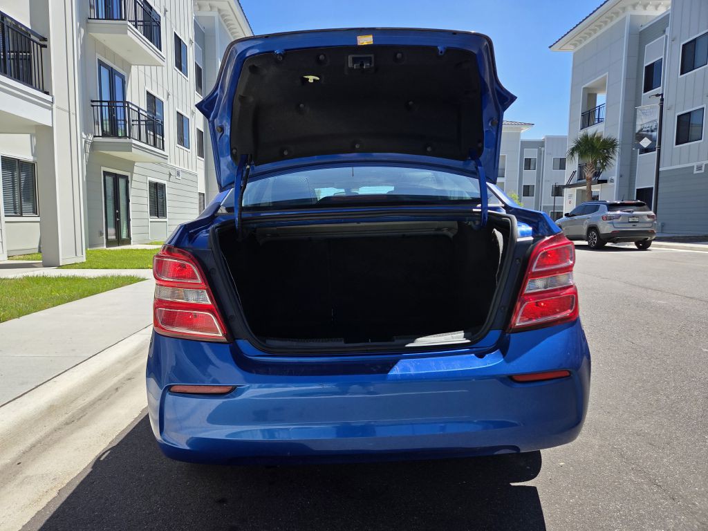 2017 Chevrolet Sonic Image 11
