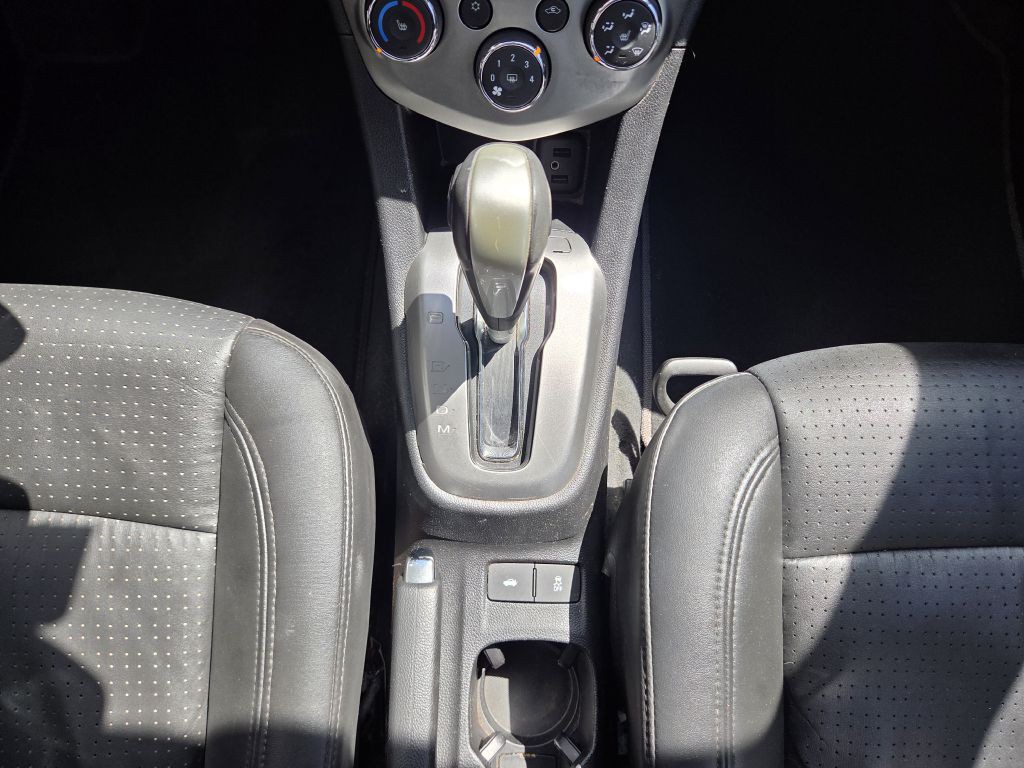2017 Chevrolet Sonic Image 27