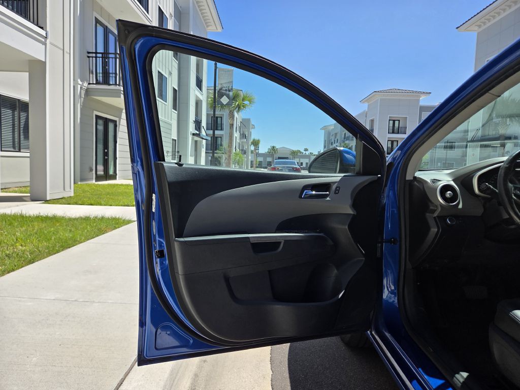 2017 Chevrolet Sonic Image 31