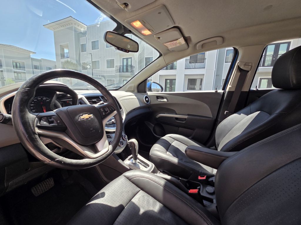 2017 Chevrolet Sonic Image 32