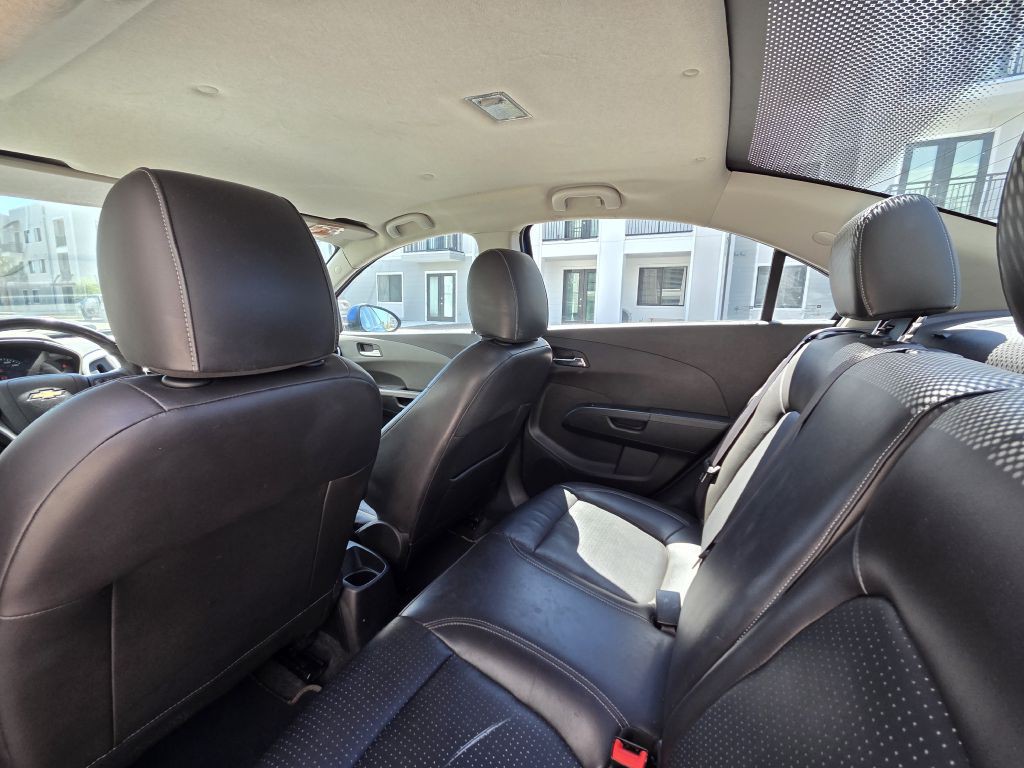 2017 Chevrolet Sonic Image 35
