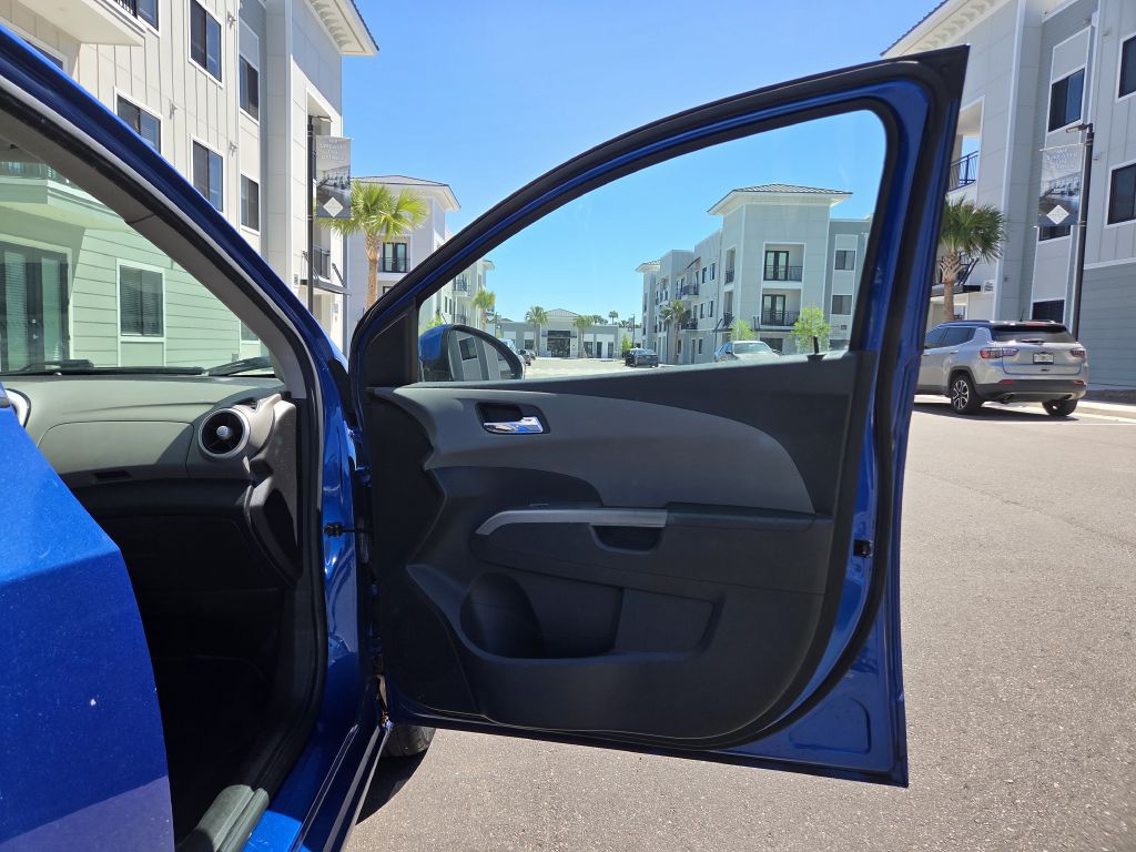 2017 Chevrolet Sonic Image 40