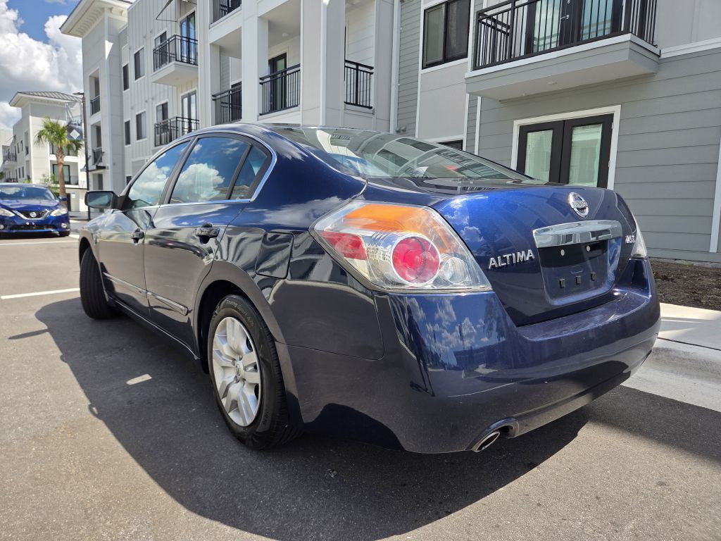 2012 Nissan Altima Image 9