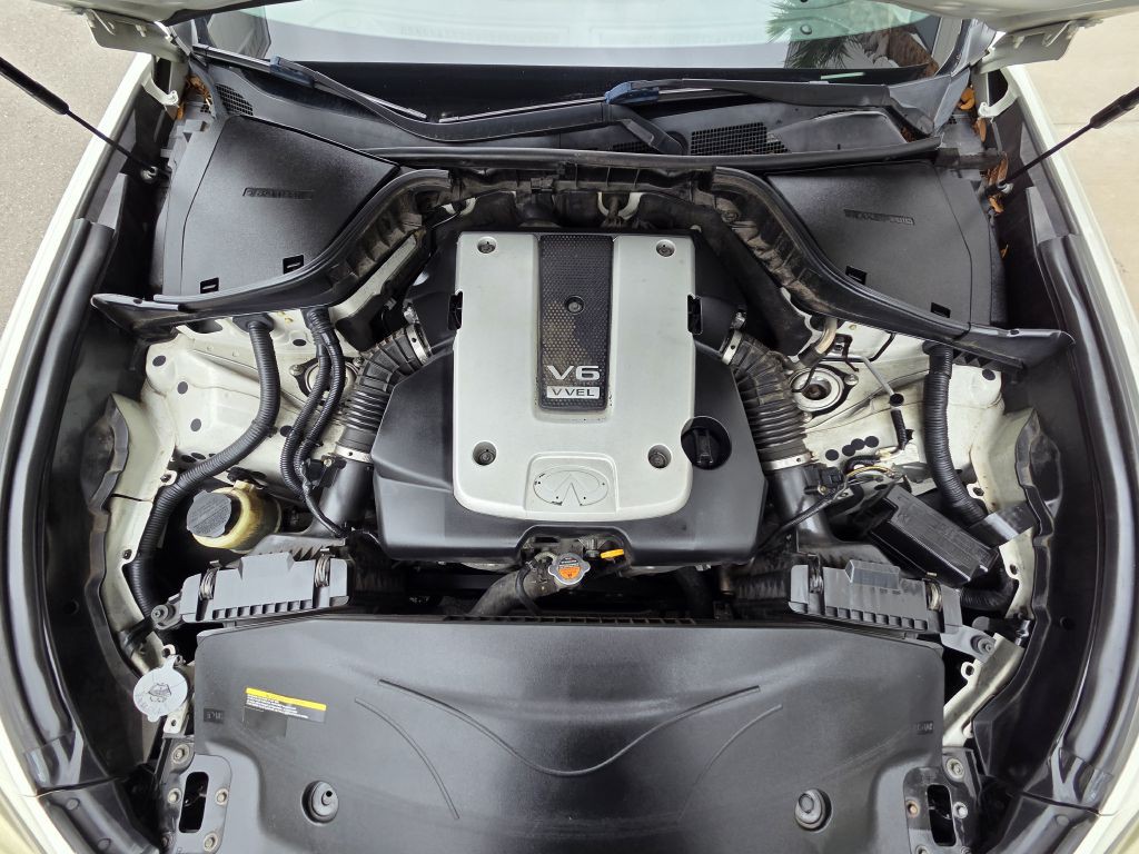 2015 INFINITI Q70 Image 11