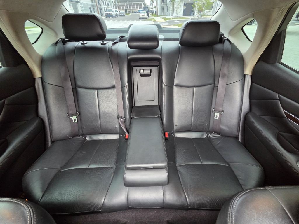 2015 INFINITI Q70 Image 20