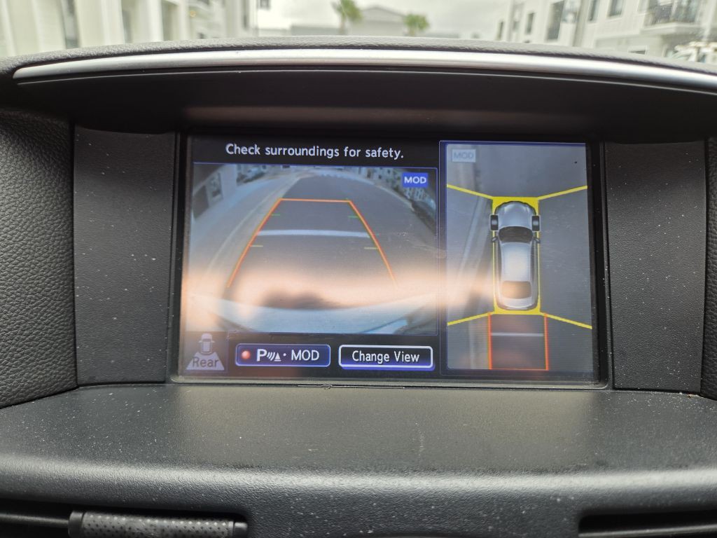 2015 INFINITI Q70 Image 22