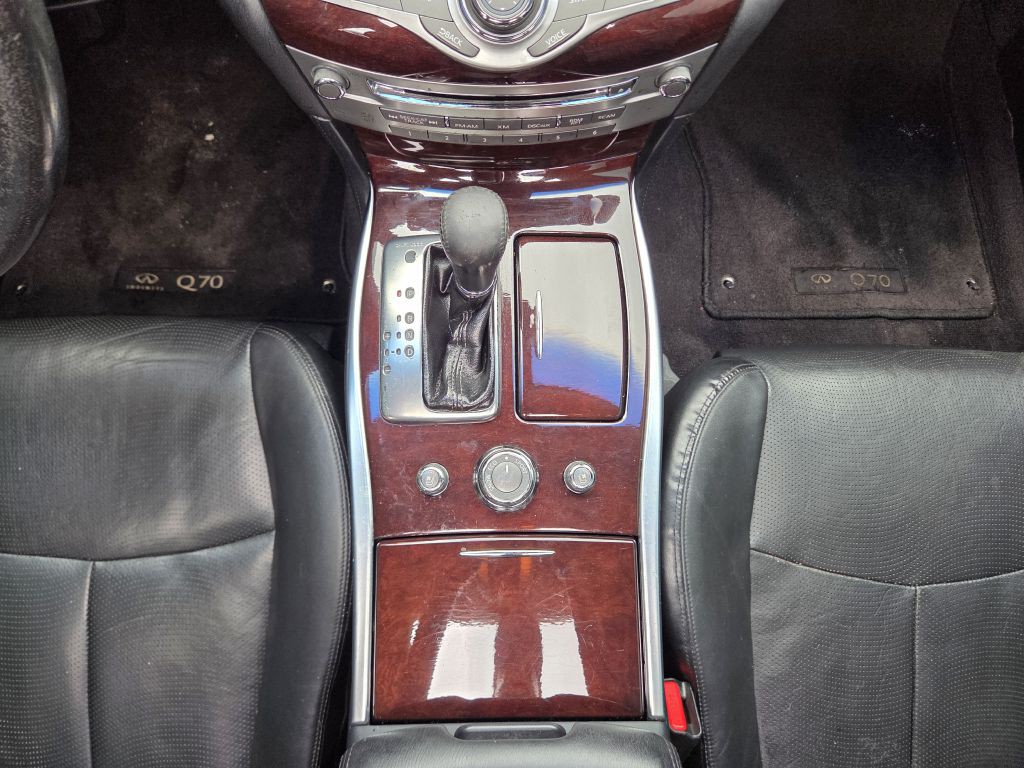 2015 INFINITI Q70 Image 33