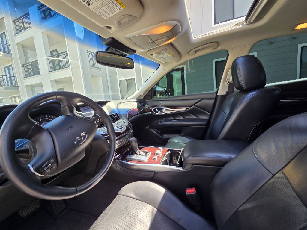 2015 INFINITI Q70 Image 39