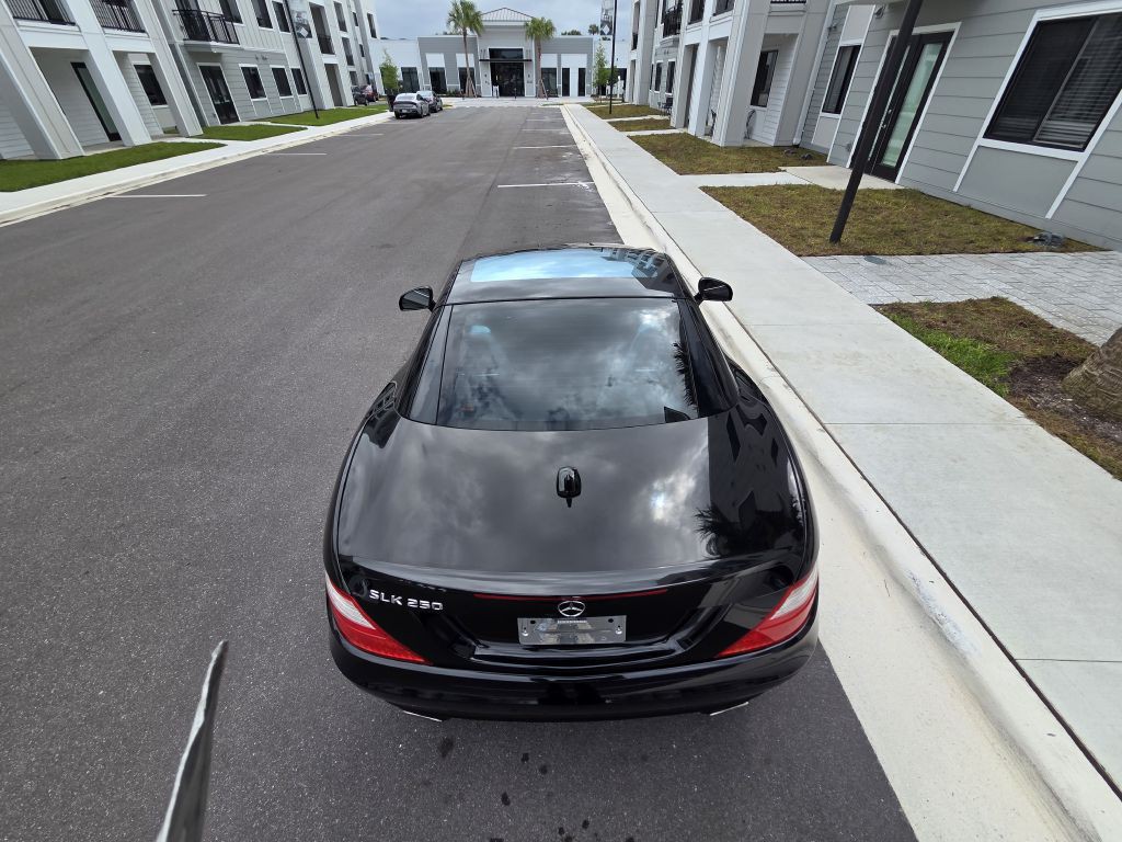 2015 Mercedes-Benz SLK-Class Image 14