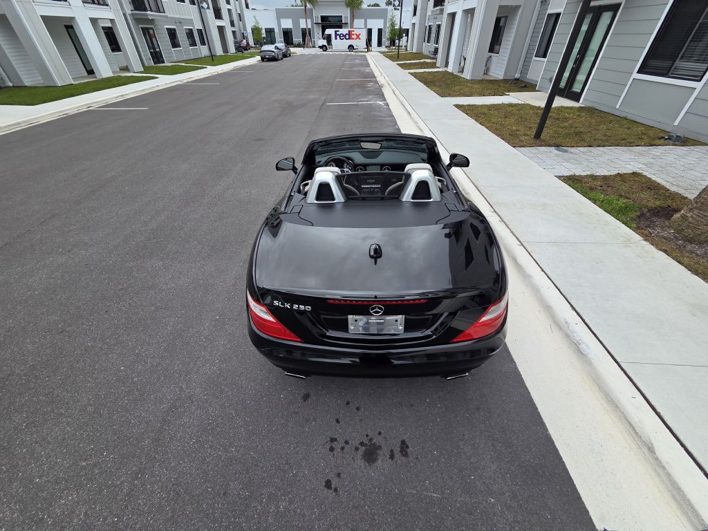 2015 Mercedes-Benz SLK-Class Image 15