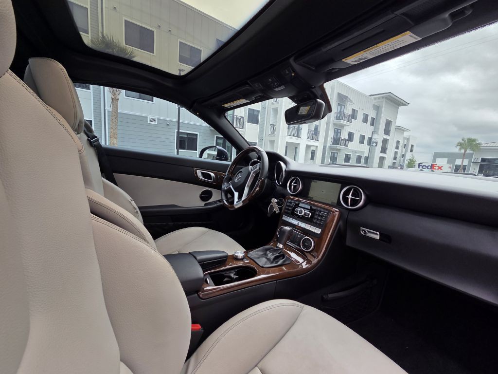 2015 Mercedes-Benz SLK-Class Image 30
