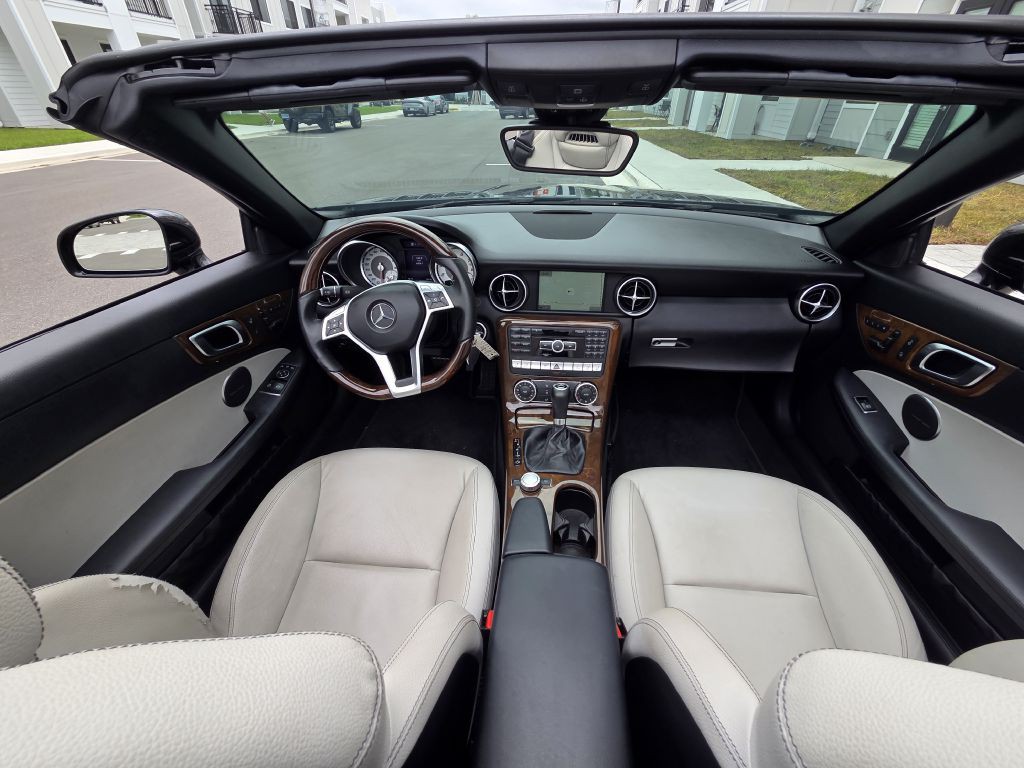 2015 Mercedes-Benz SLK-Class Image 35