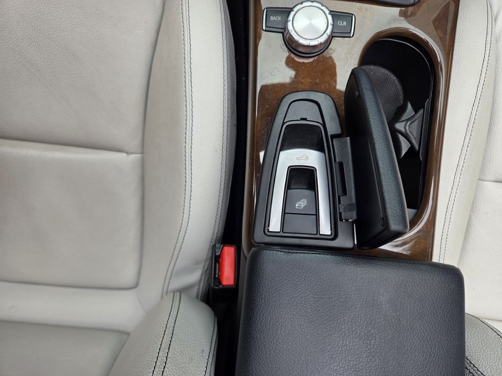 2015 Mercedes-Benz SLK-Class Image 46