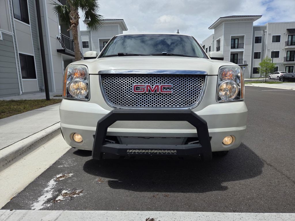 2013 GMC Yukon Image 2