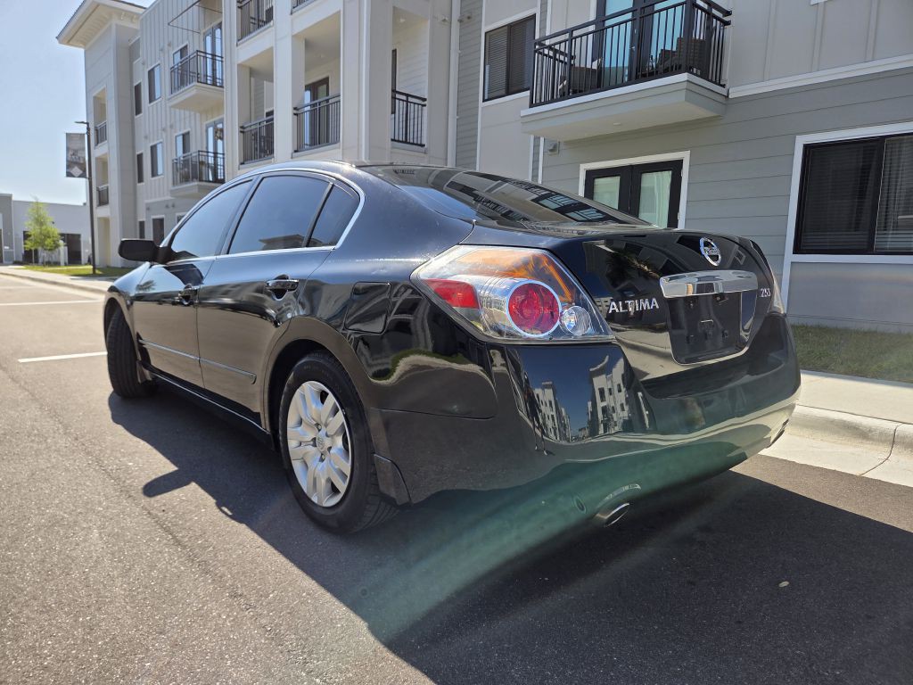 2012 Nissan Altima Image 9