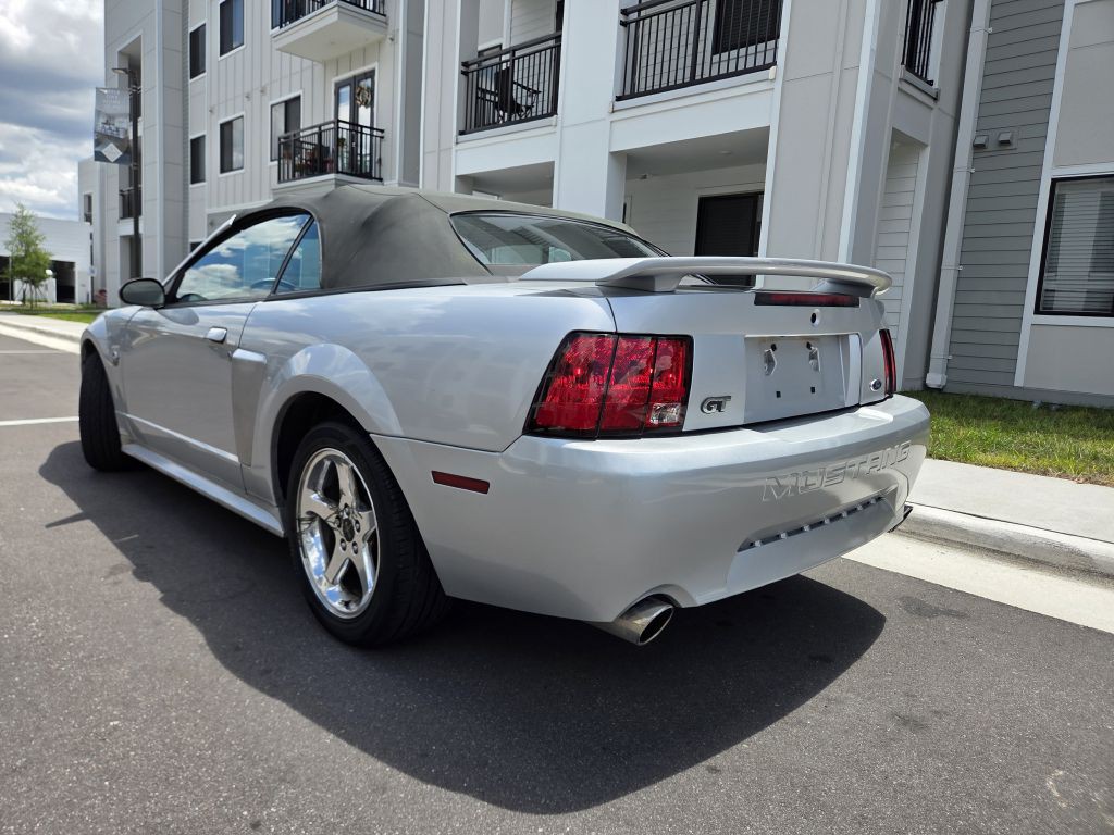 2004 Ford Mustang Image 17