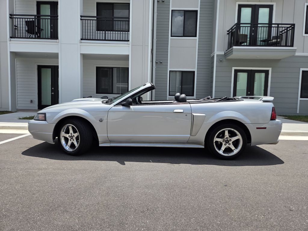 2004 Ford Mustang Image 20