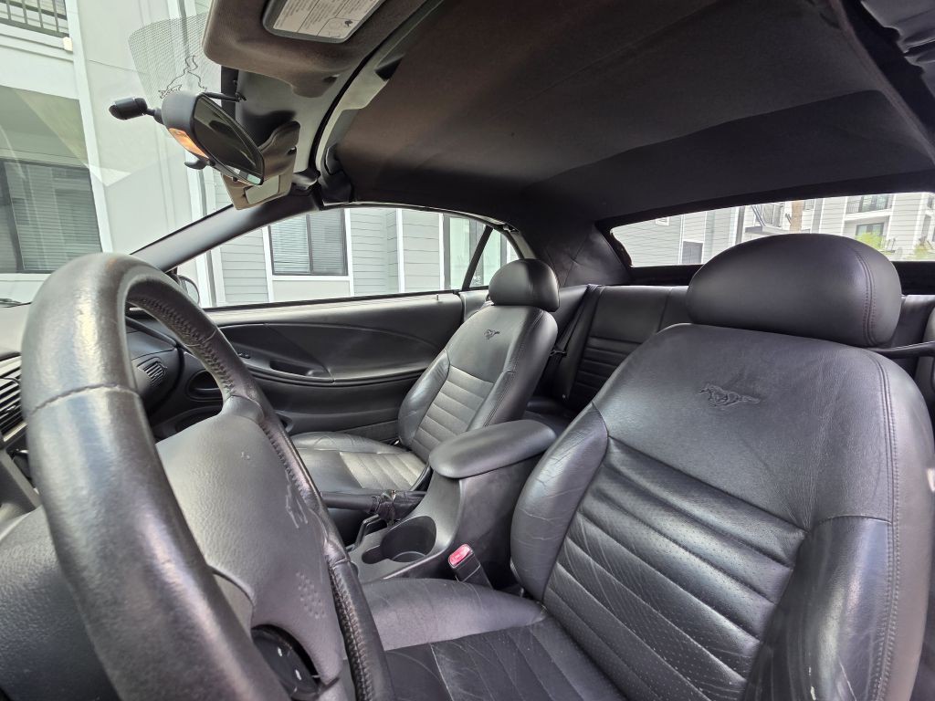 2004 Ford Mustang Image 28