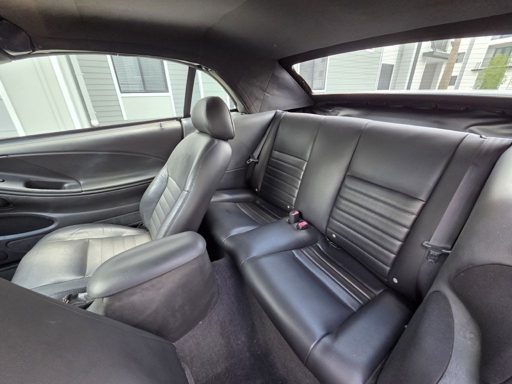 2004 Ford Mustang Image 29