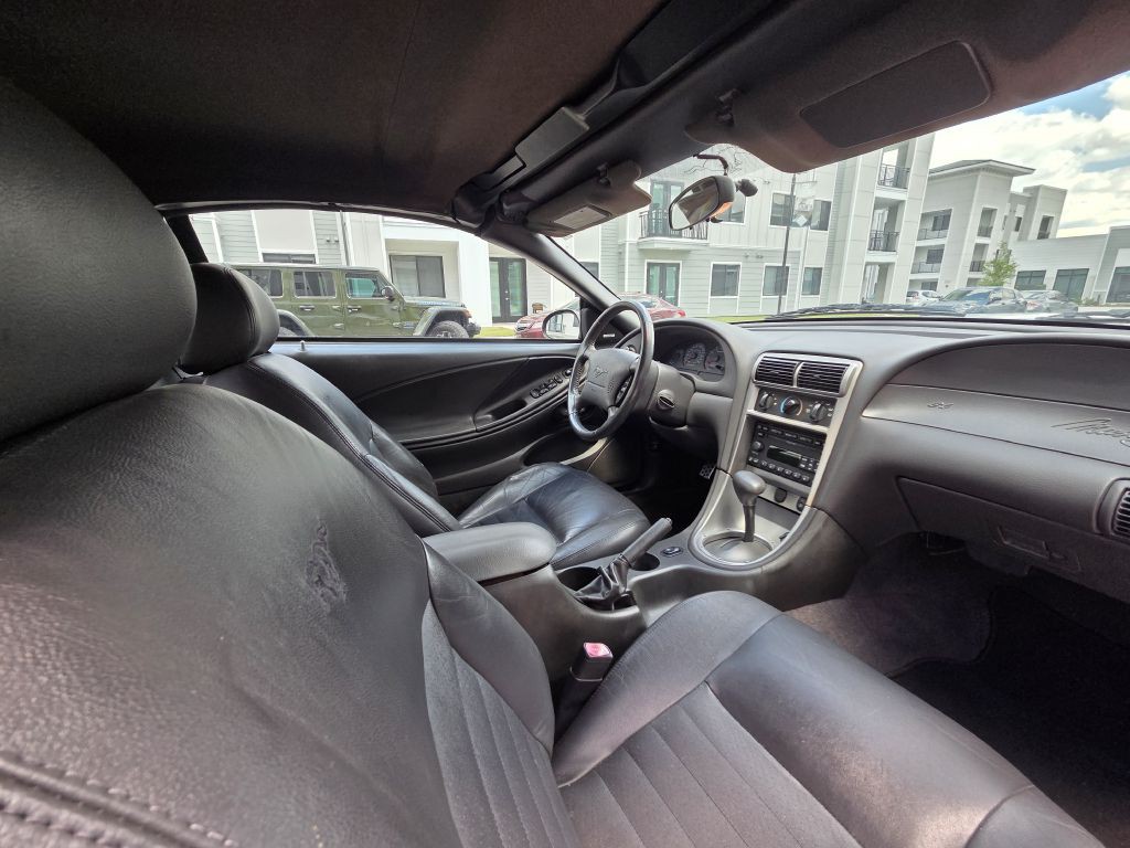 2004 Ford Mustang Image 31