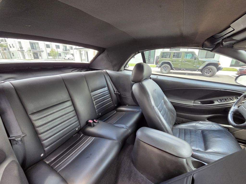 2004 Ford Mustang Image 33