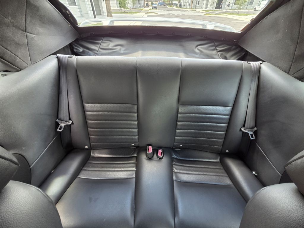 2004 Ford Mustang Image 34