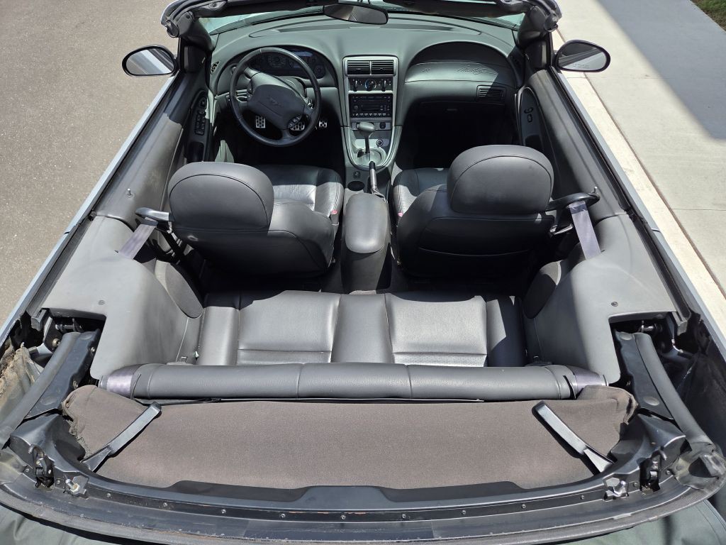 2004 Ford Mustang Image 35