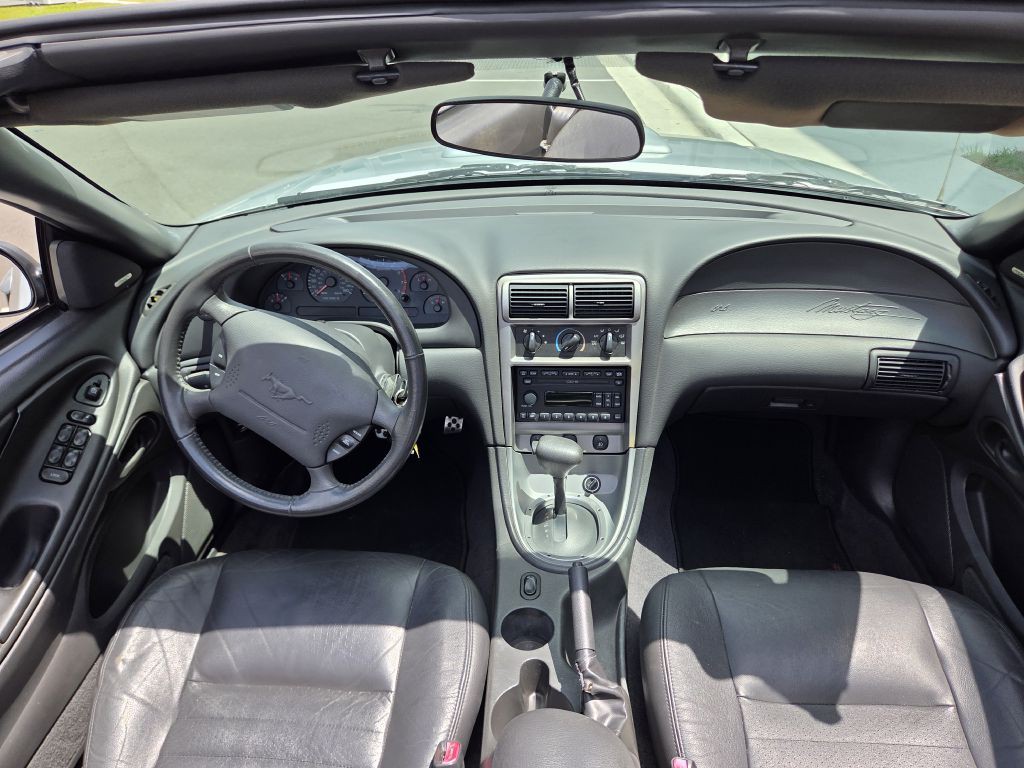 2004 Ford Mustang Image 36