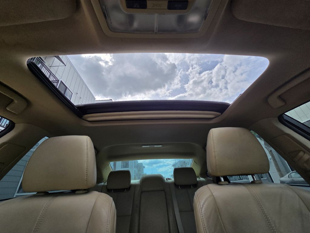 2013 Toyota Avalon Image 14