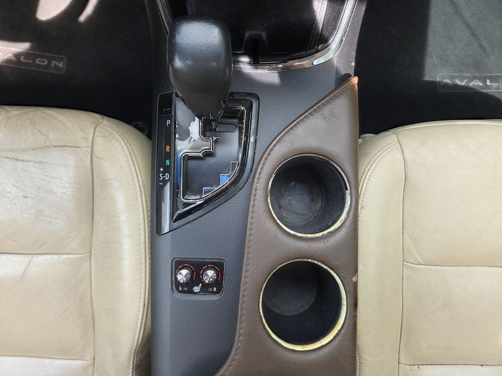 2013 Toyota Avalon Image 24