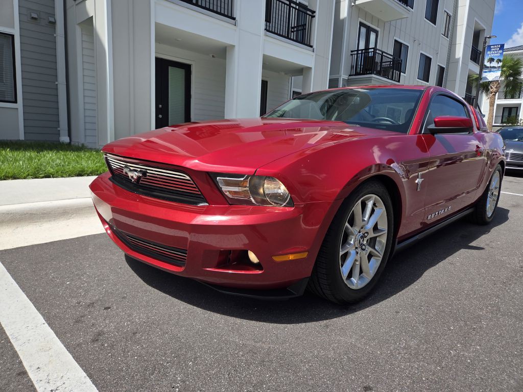 2010 Ford Mustang Image 1