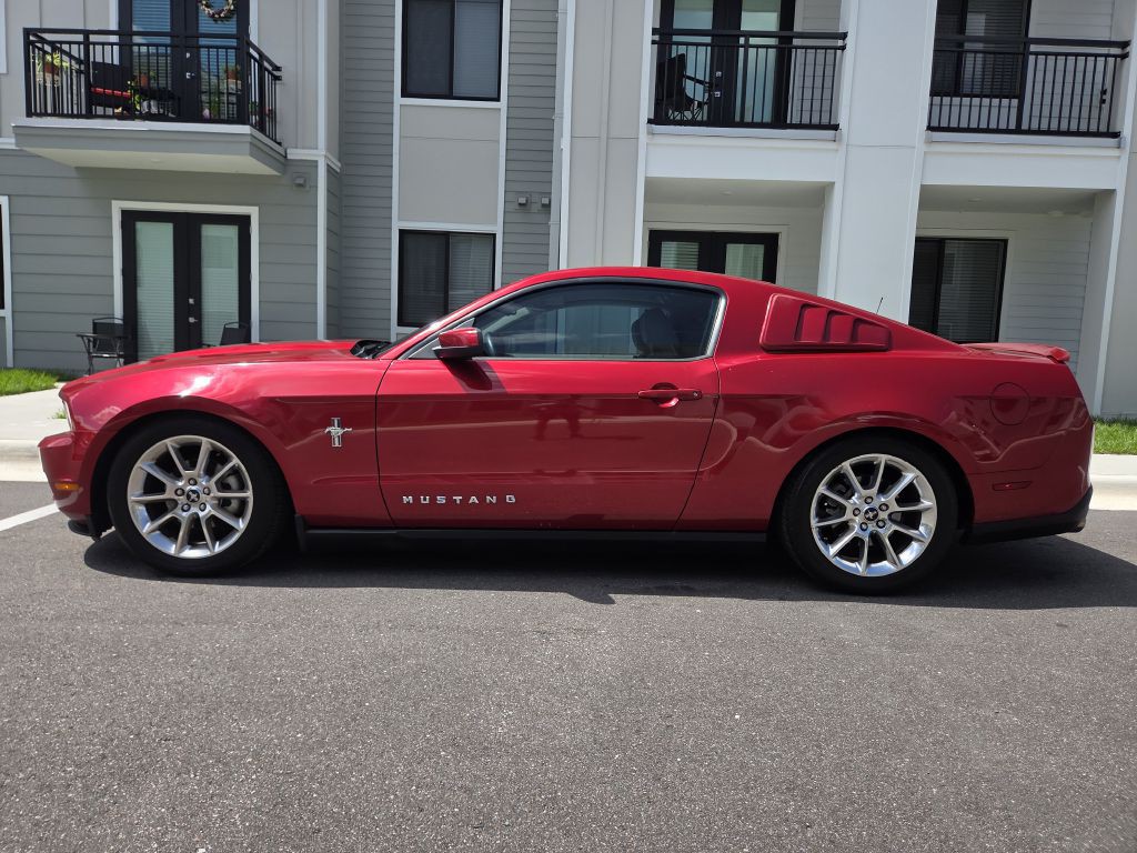 2010 Ford Mustang Image 10