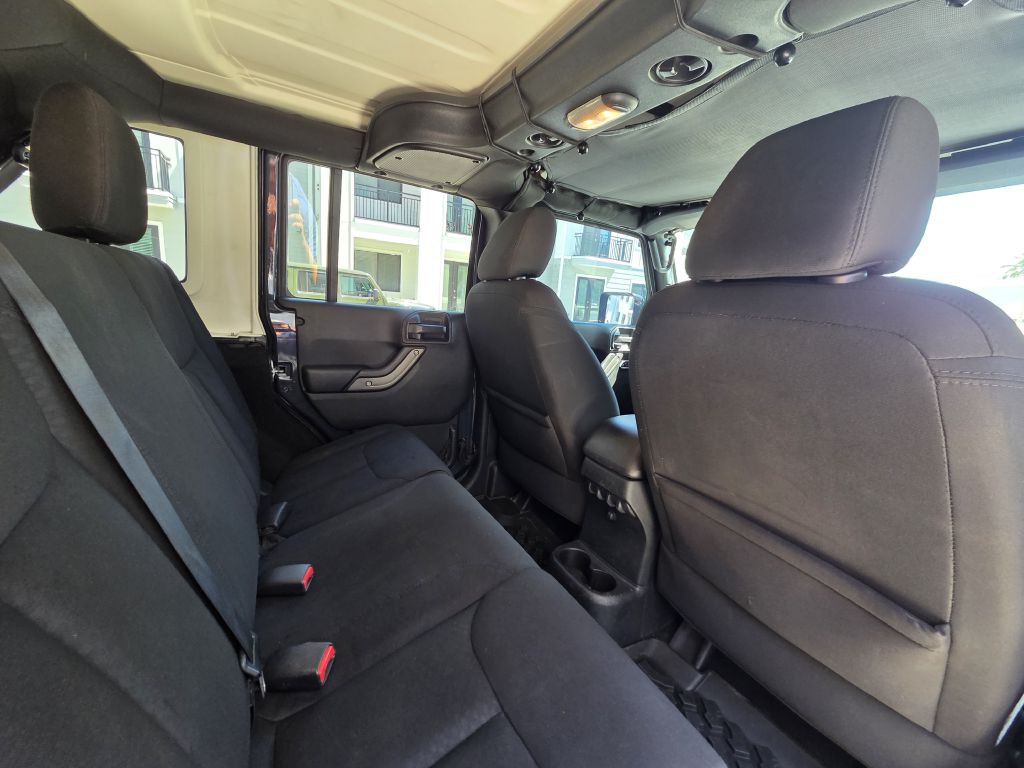 2017 Jeep Wrangler Unlimited Image 40