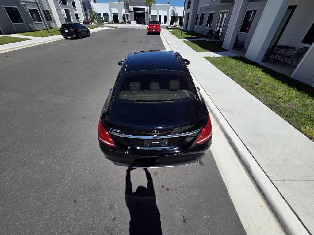 2016 Mercedes-Benz C-Class Image 8