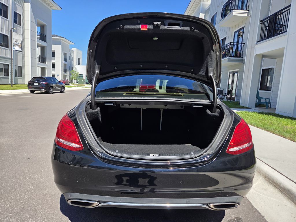 2016 Mercedes-Benz C-Class Image 11