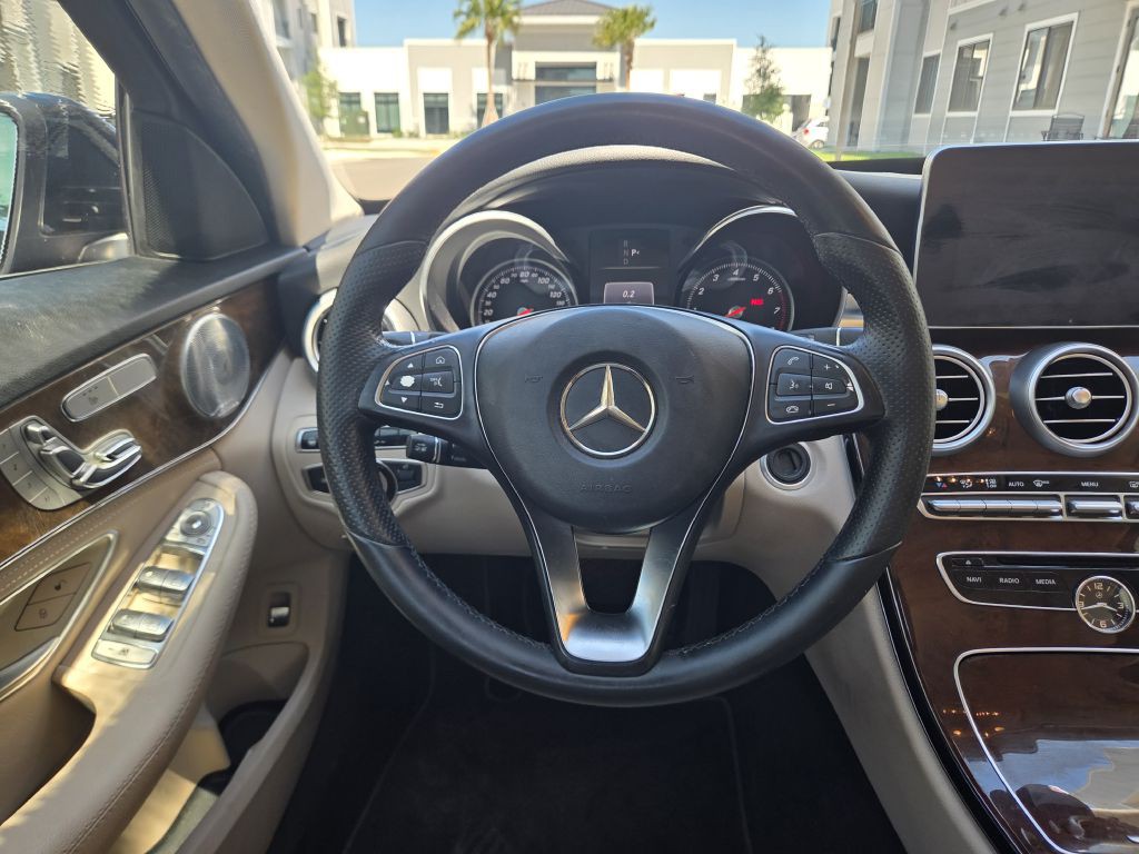 2016 Mercedes-Benz C-Class Image 18