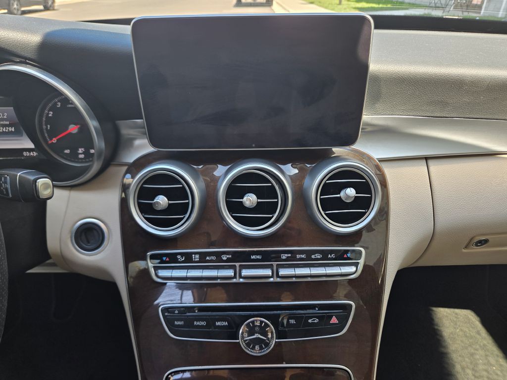 2016 Mercedes-Benz C-Class Image 20