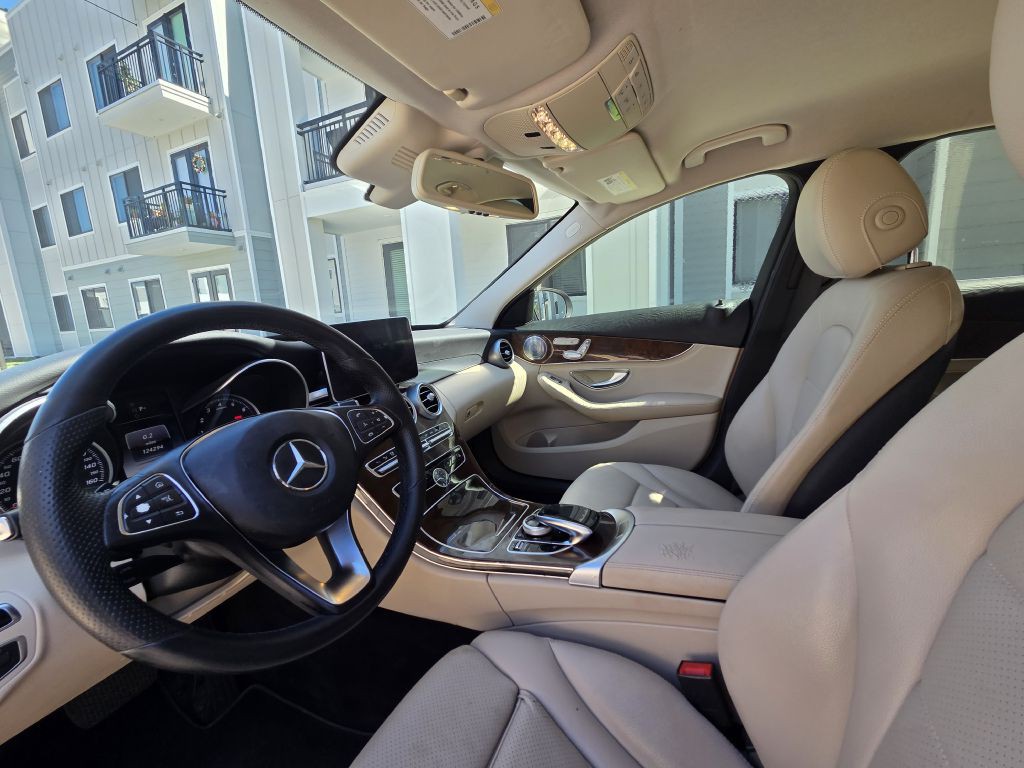 2016 Mercedes-Benz C-Class Image 32